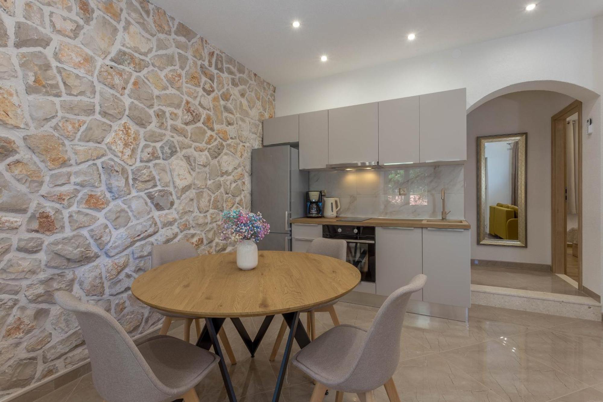 Apartment Zastupac 8761A Hvar Town Bagian luar foto