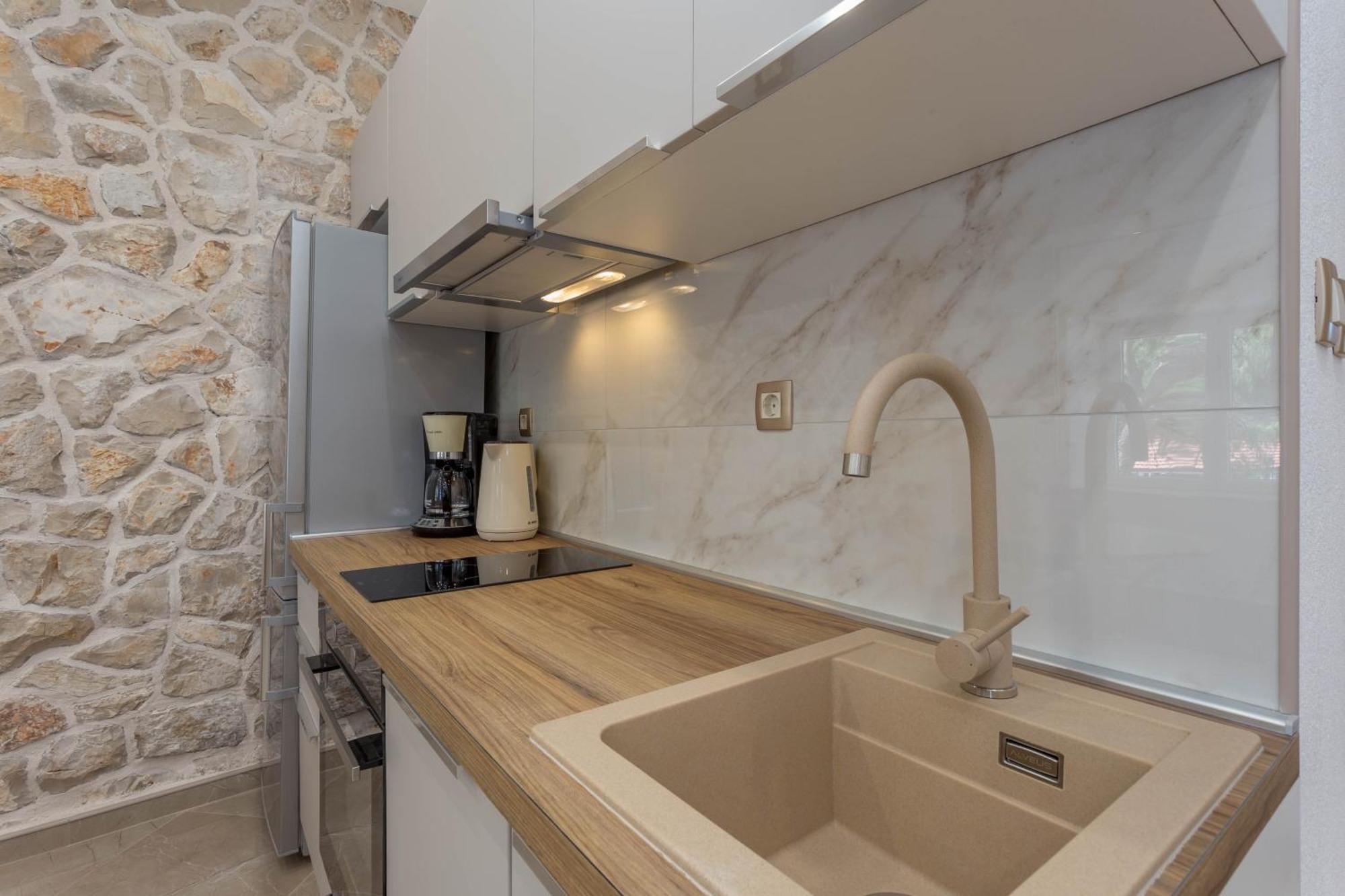 Apartment Zastupac 8761A Hvar Town Bagian luar foto
