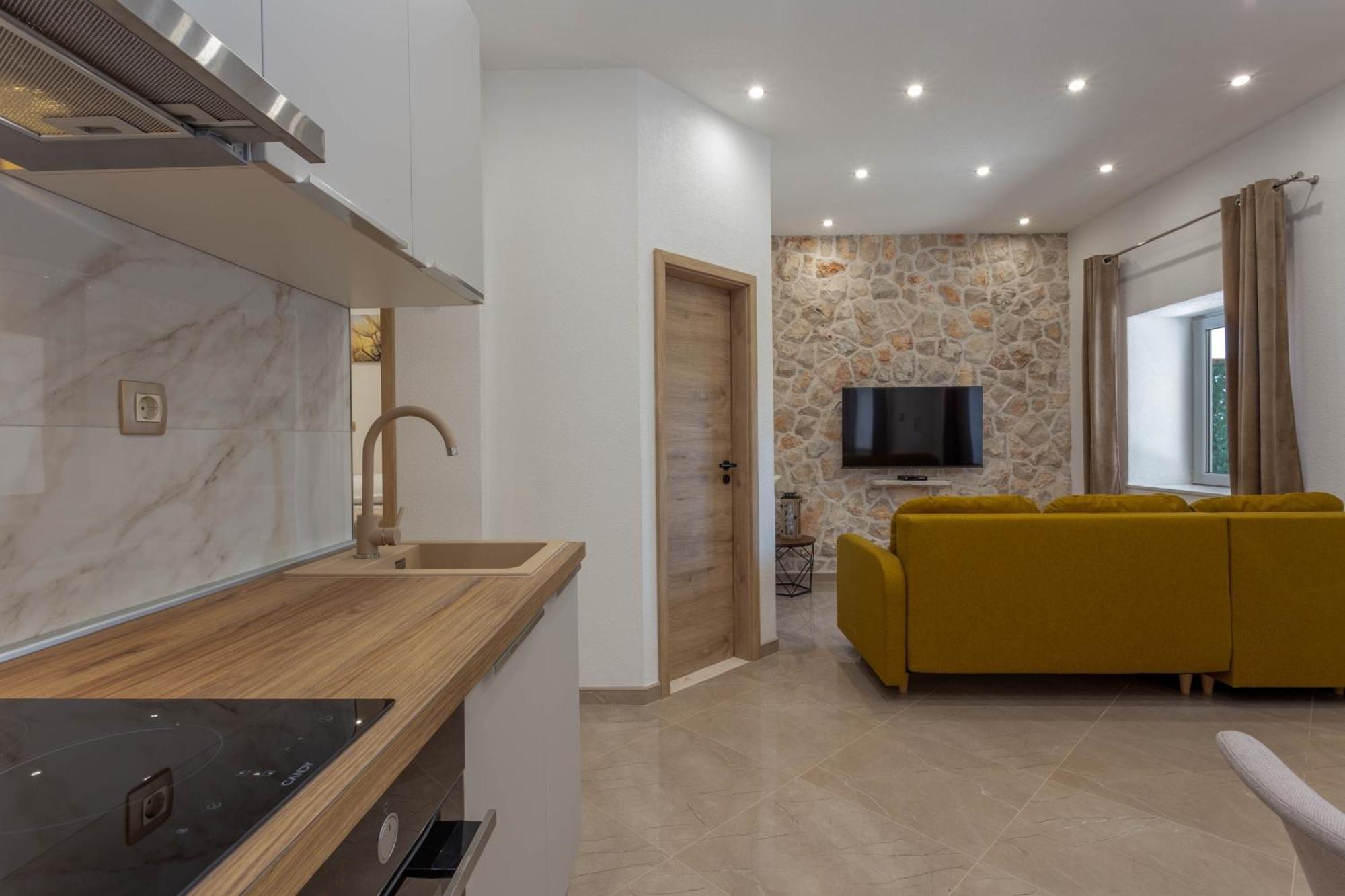 Apartment Zastupac 8761A Hvar Town Bagian luar foto