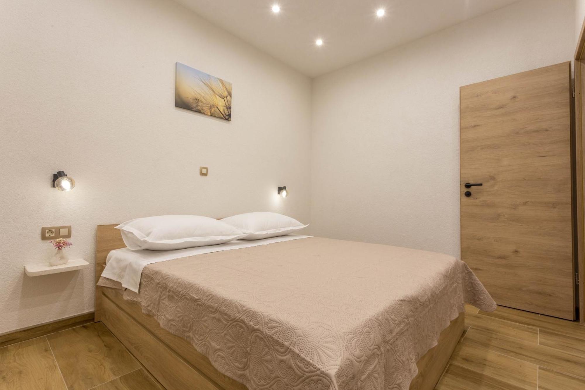 Apartment Zastupac 8761A Hvar Town Bagian luar foto