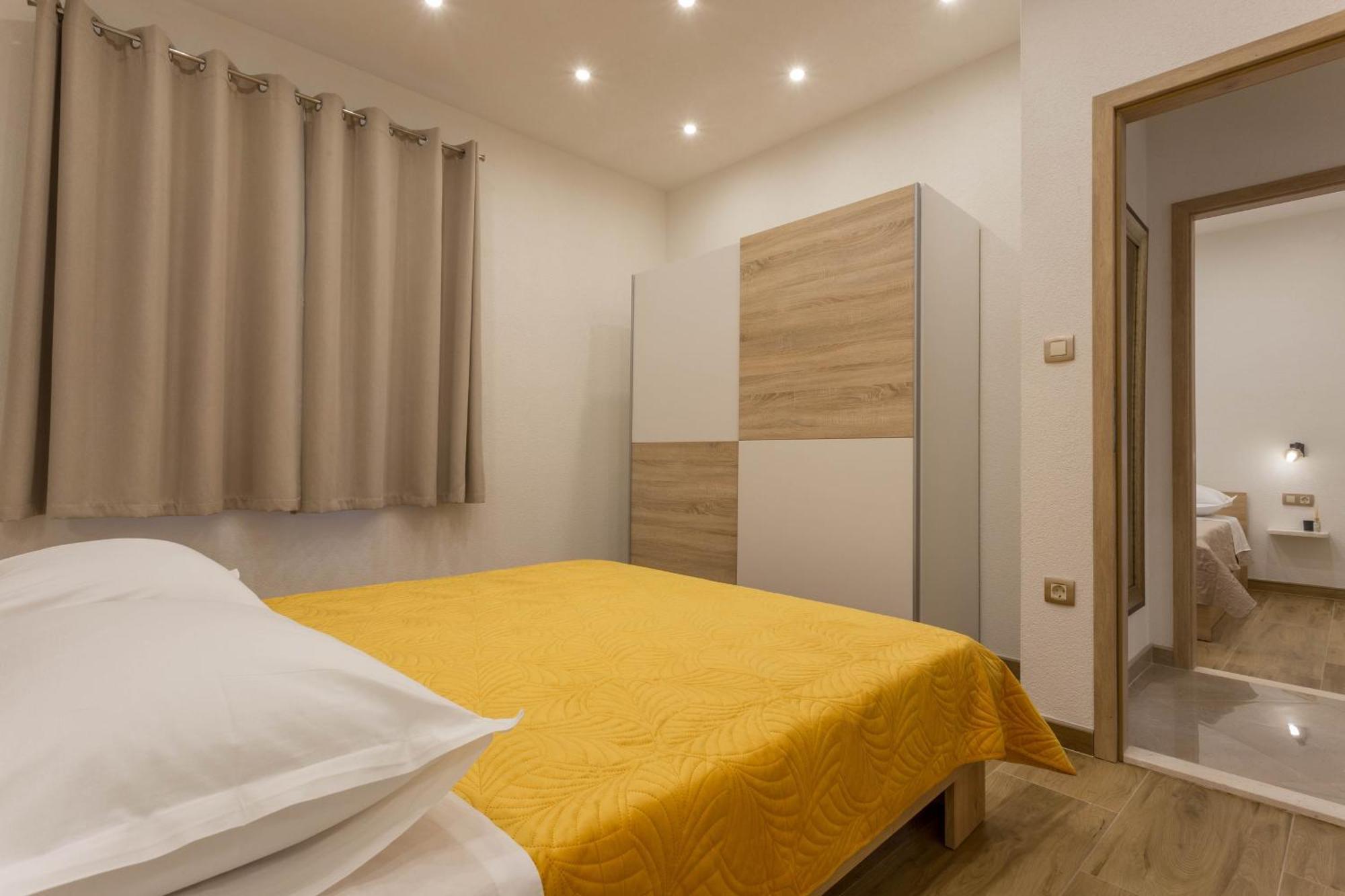Apartment Zastupac 8761A Hvar Town Bagian luar foto
